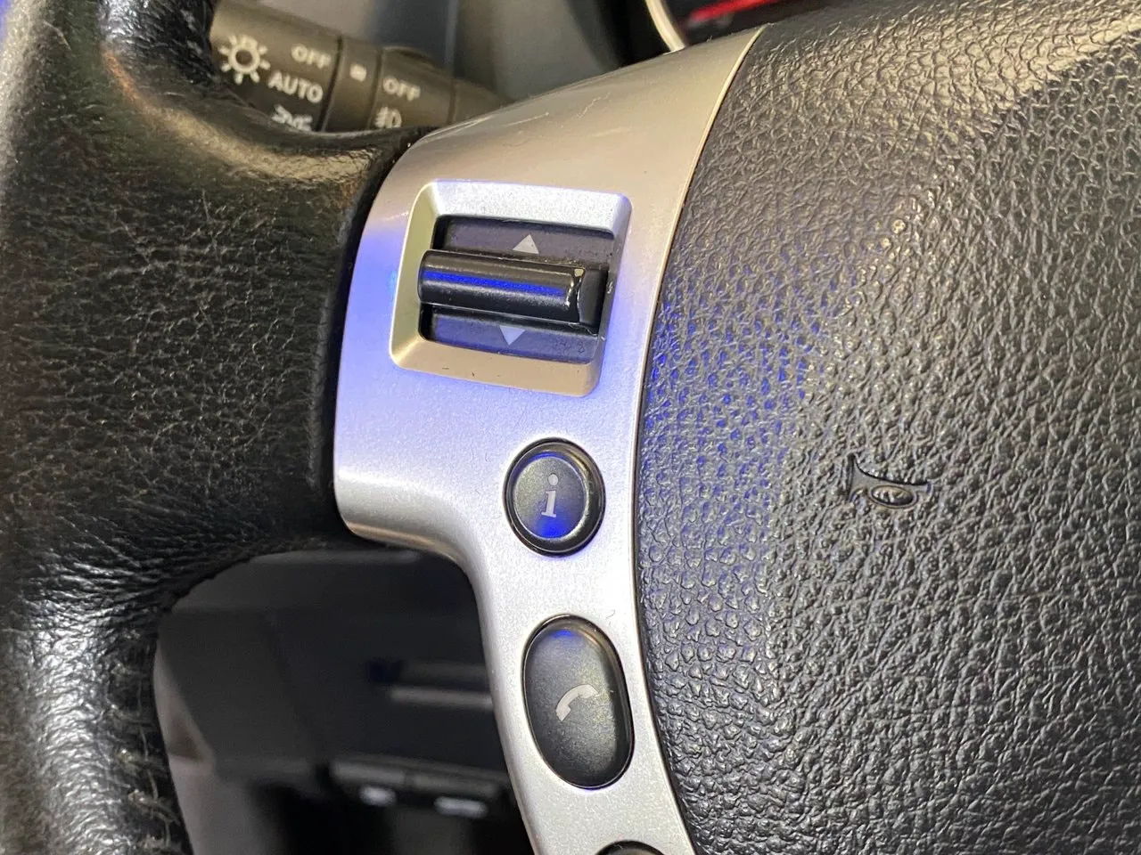 Vehicle image 32