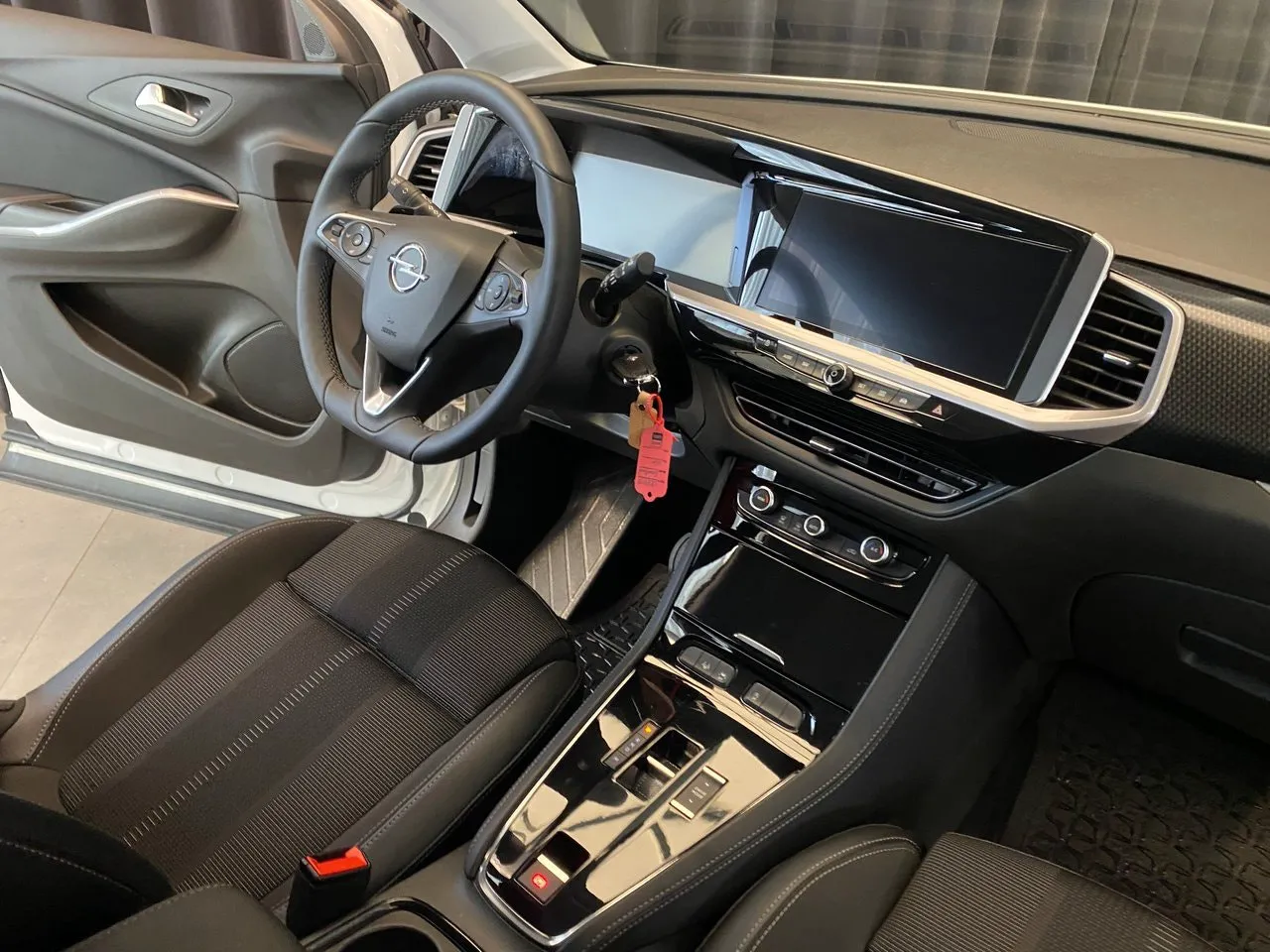 Vehicle image 37