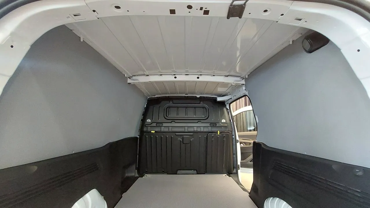 Vehicle image 27