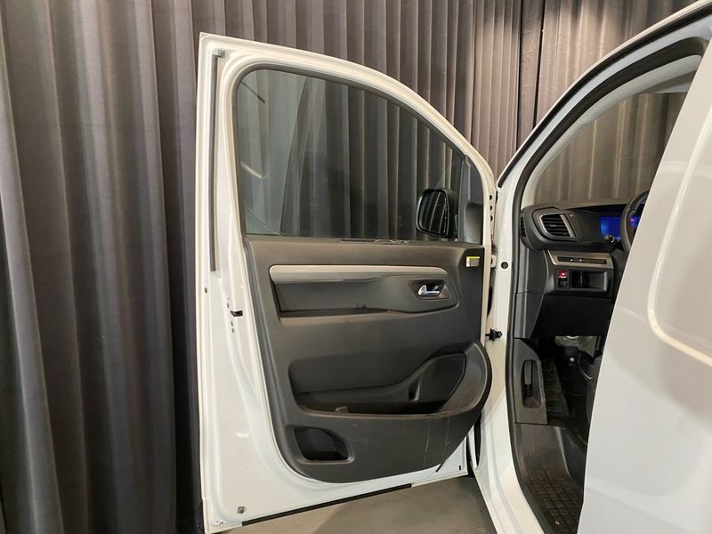 Peugeot e-Expert bild 31