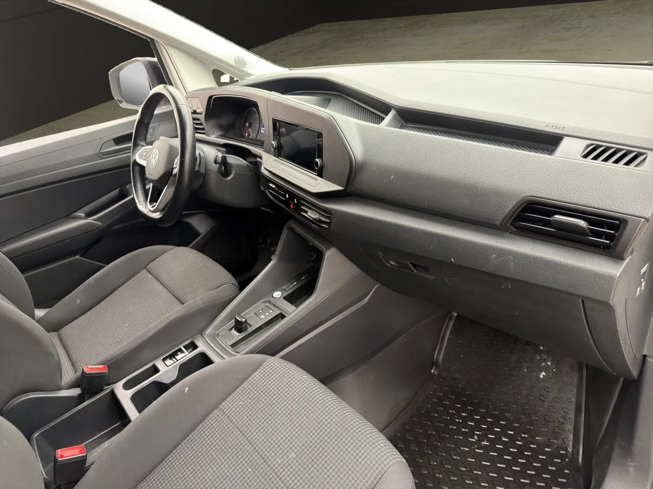 Vehicle image 24