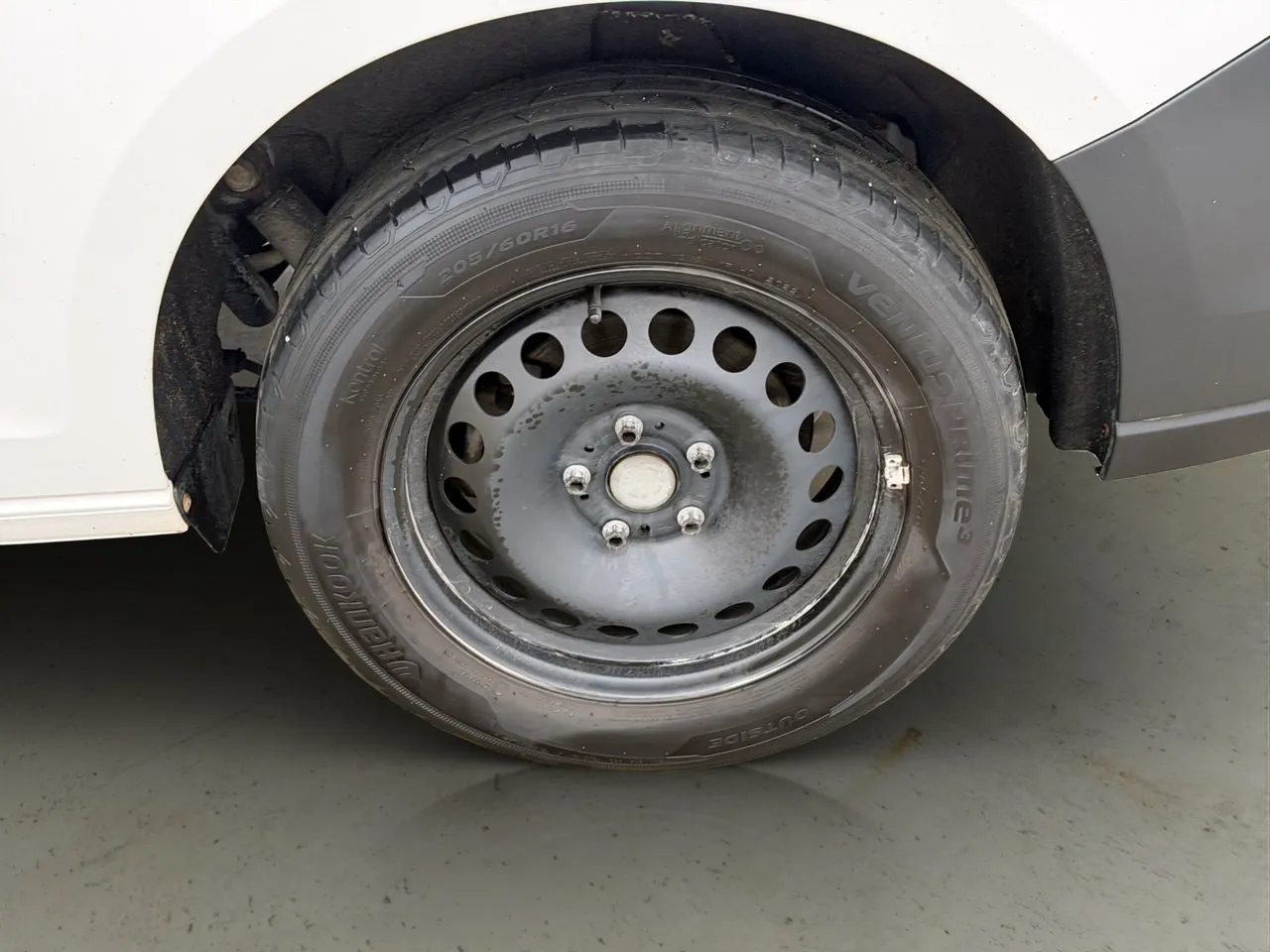 Vehicle image 30
