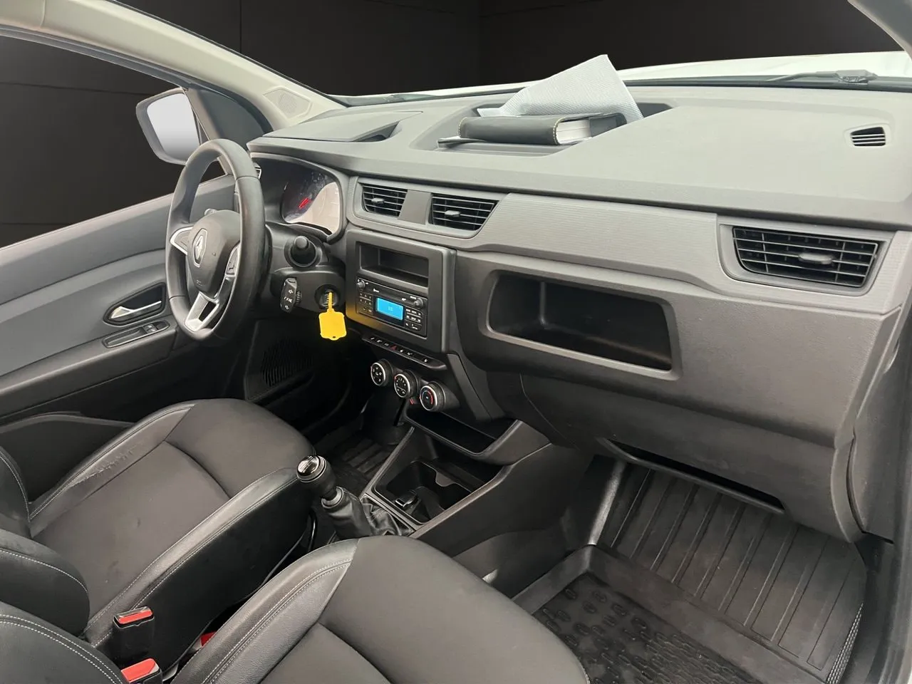 Vehicle image 21