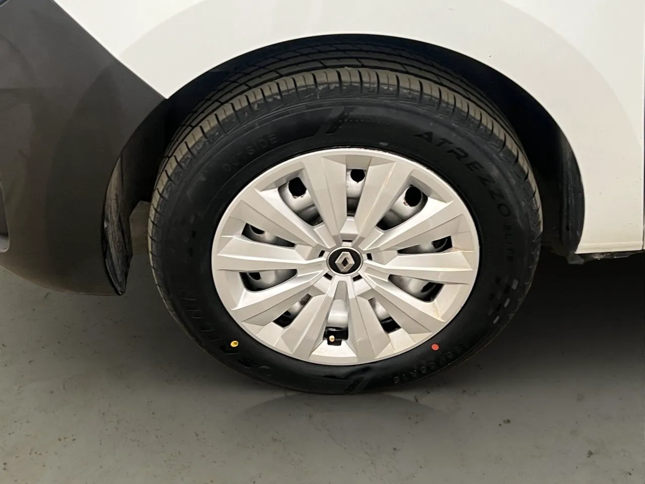 Vehicle image 23