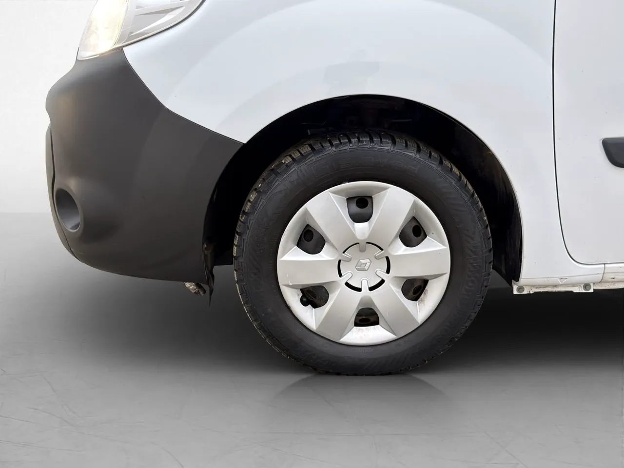 Vehicle image 18