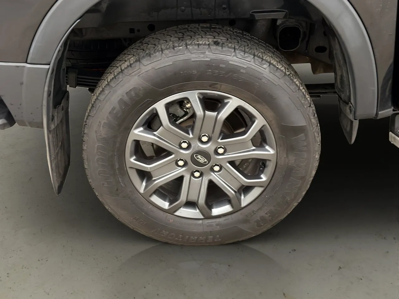 Vehicle image 33