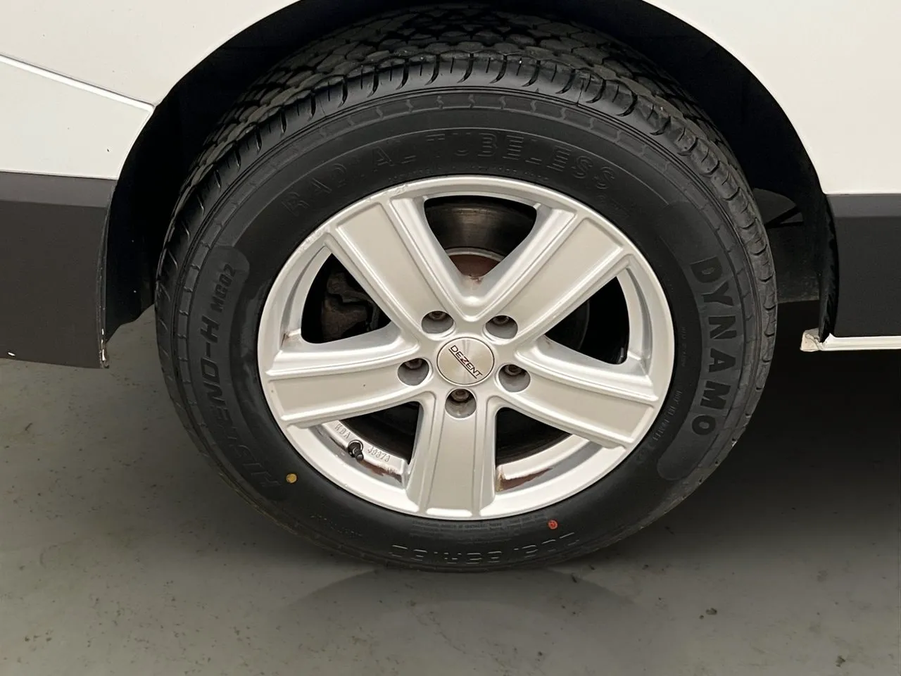 Vehicle image 26