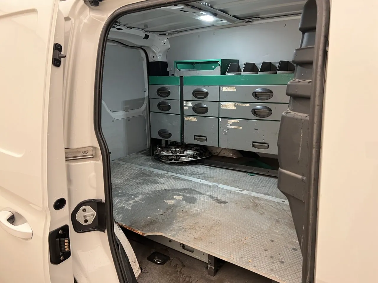 Vehicle image 11