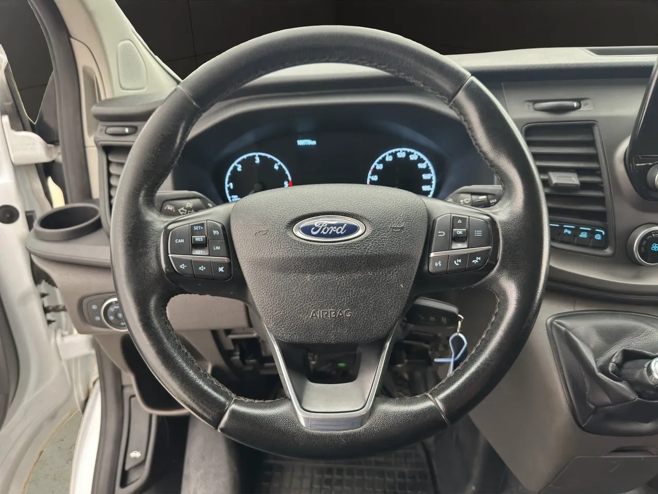 Vehicle image 14