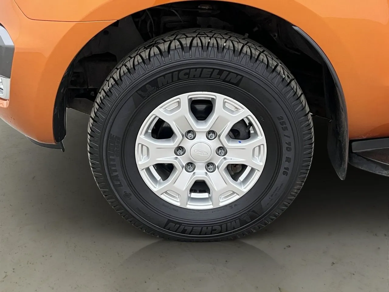 Vehicle image 30