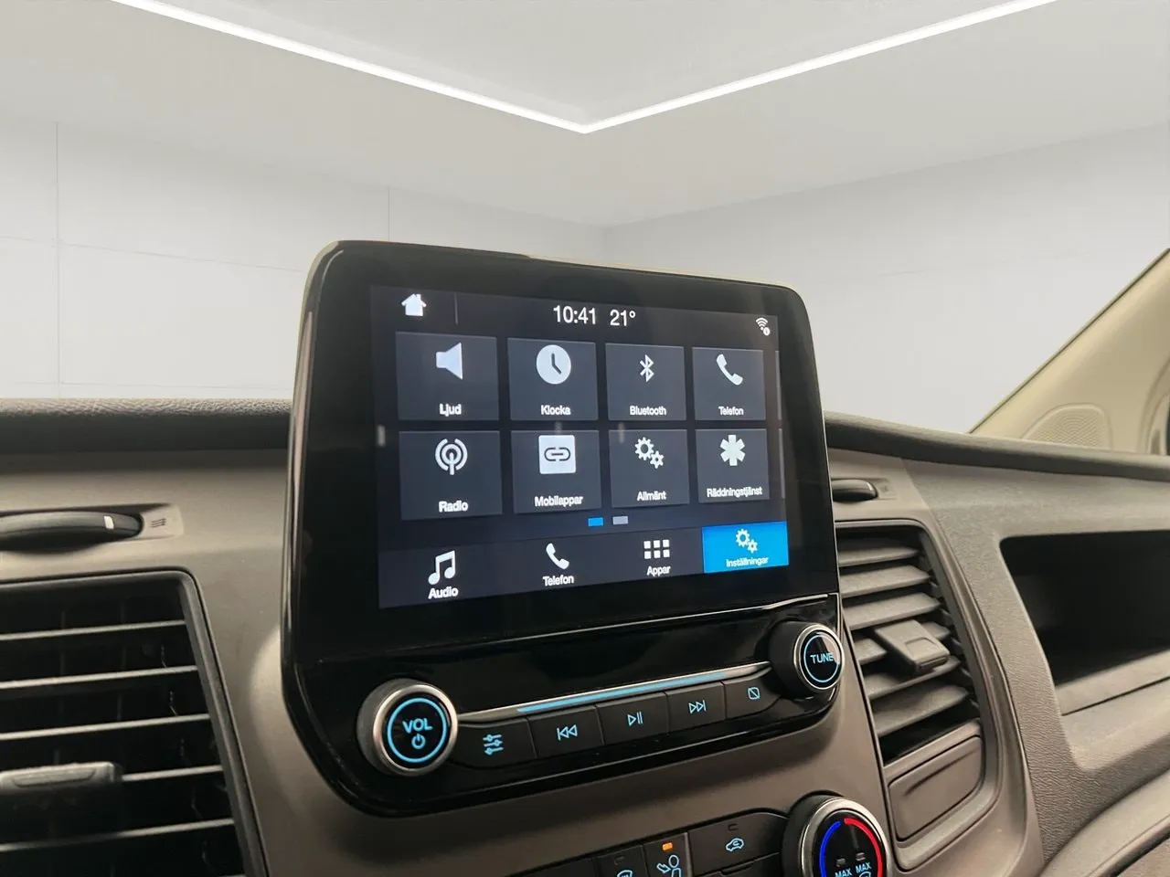 Vehicle image 21