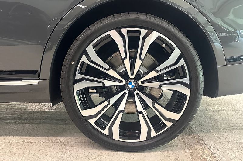 BMW X7 bild 19