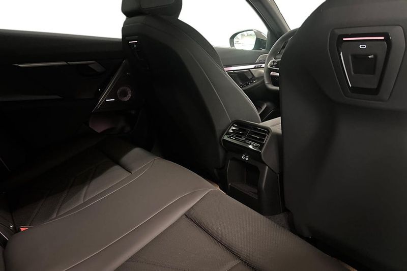 BMW i5 bild 7