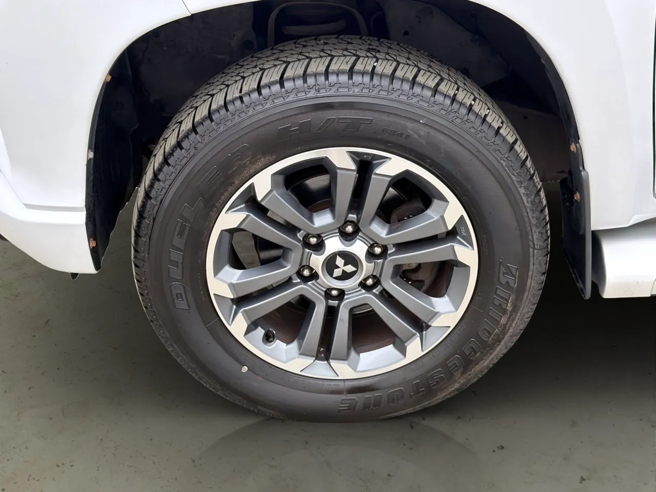 Vehicle image 32