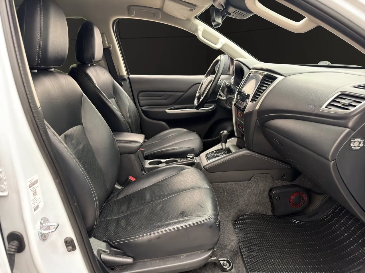 Vehicle image 30