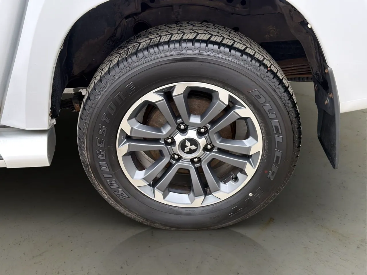 Vehicle image 33