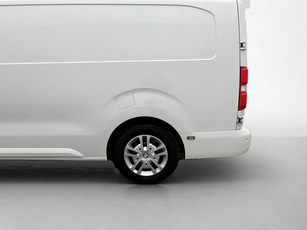 Vehicle image 27