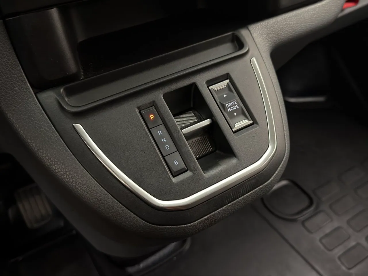 Vehicle image 24