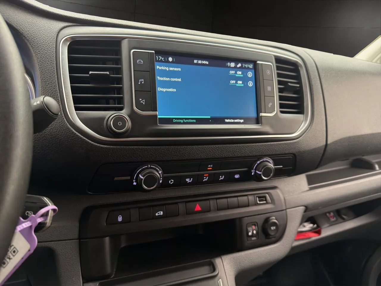 Vehicle image 22