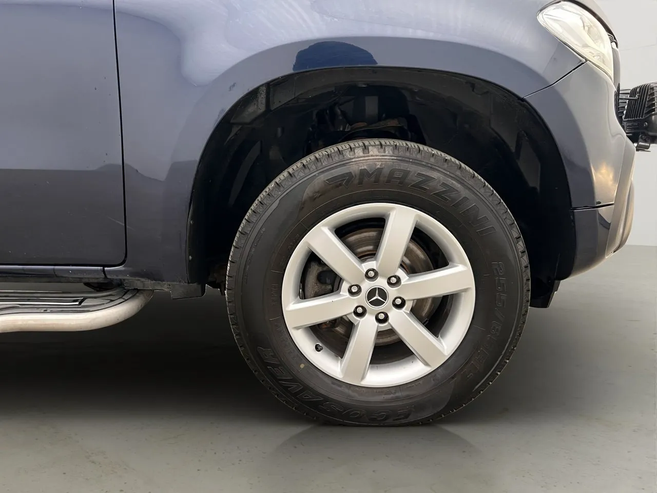 Vehicle image 30