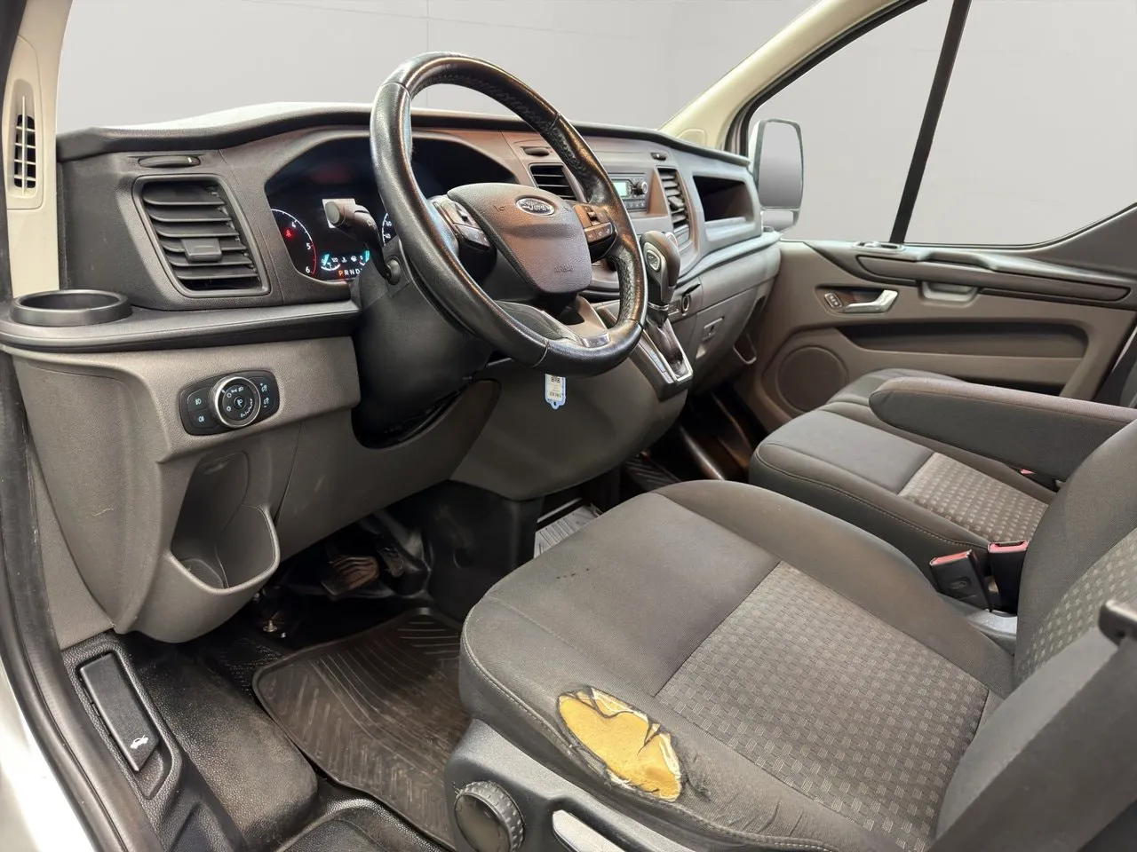 Vehicle image 15