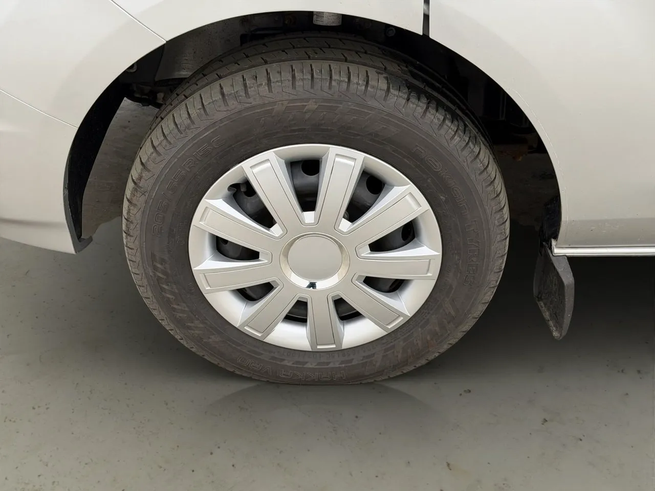 Vehicle image 22