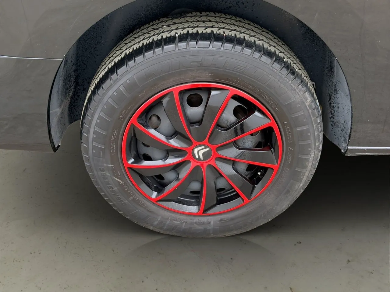 Vehicle image 30