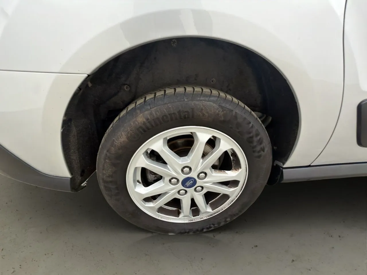 Vehicle image 30