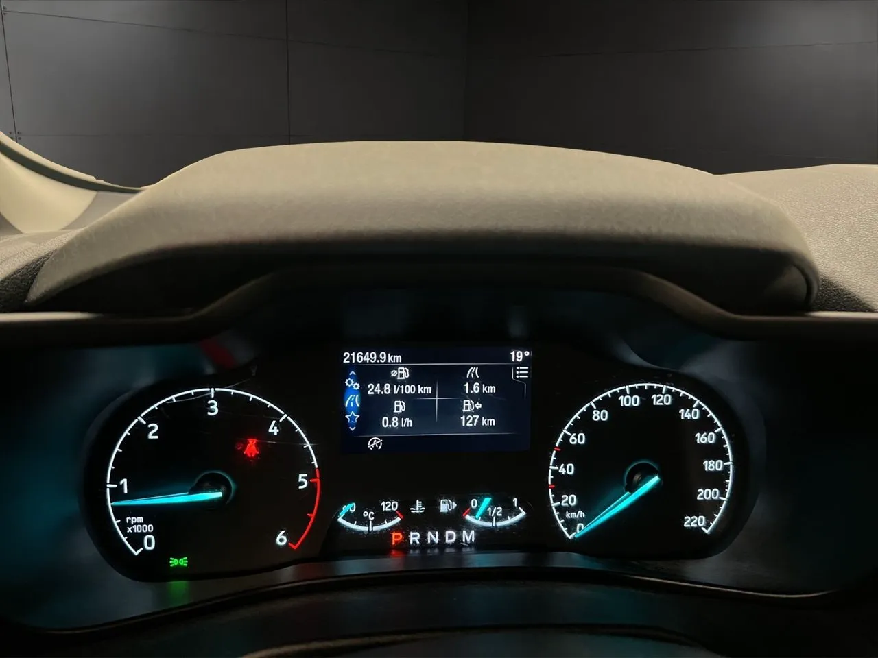 Vehicle image 19