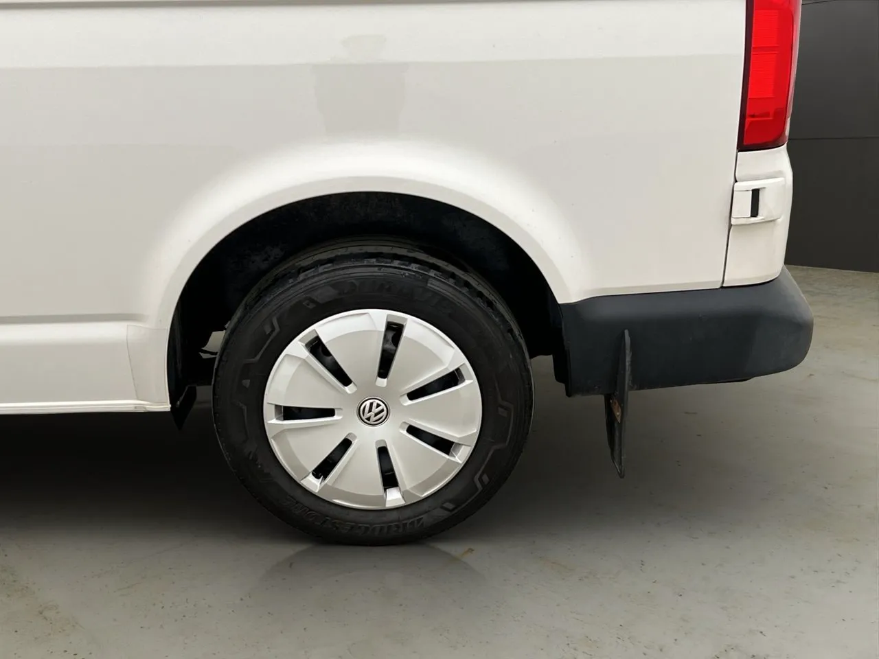 Vehicle image 26