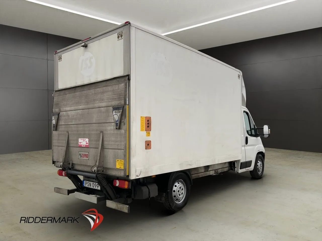 Vehicle image 8