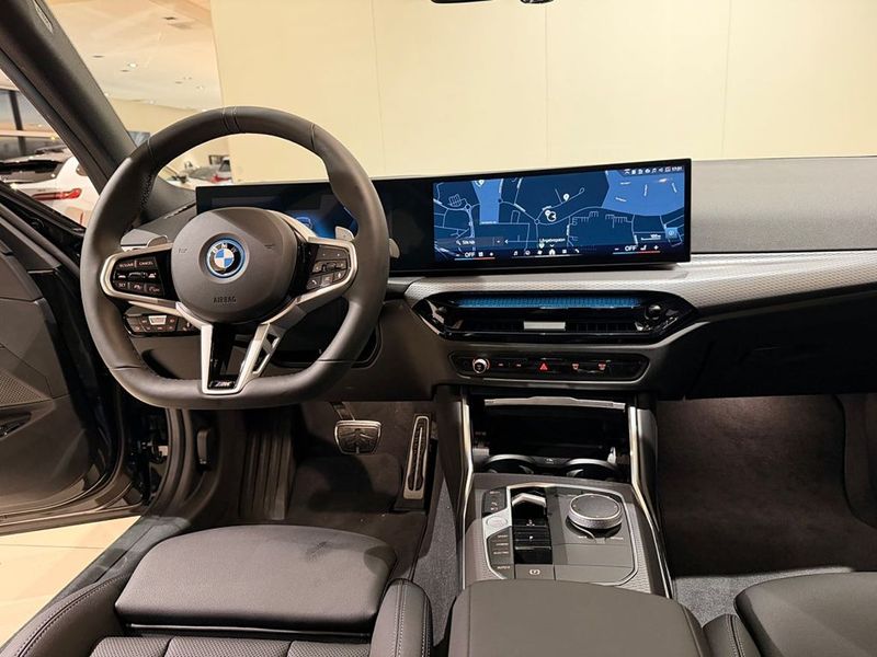 BMW 330 bild 8