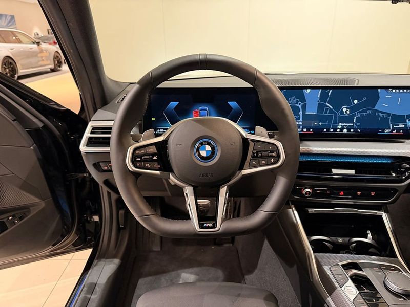 BMW 330 bild 9