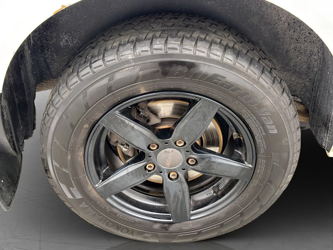Vehicle image 30