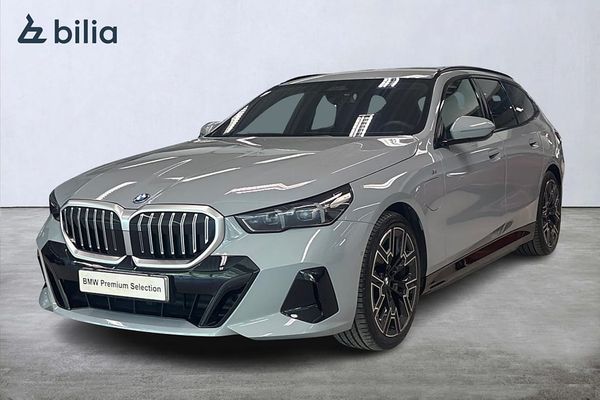 BMW 530 e xDrive Touring M-Sport | Aktiv farthållare | Drag | B&W - 2025