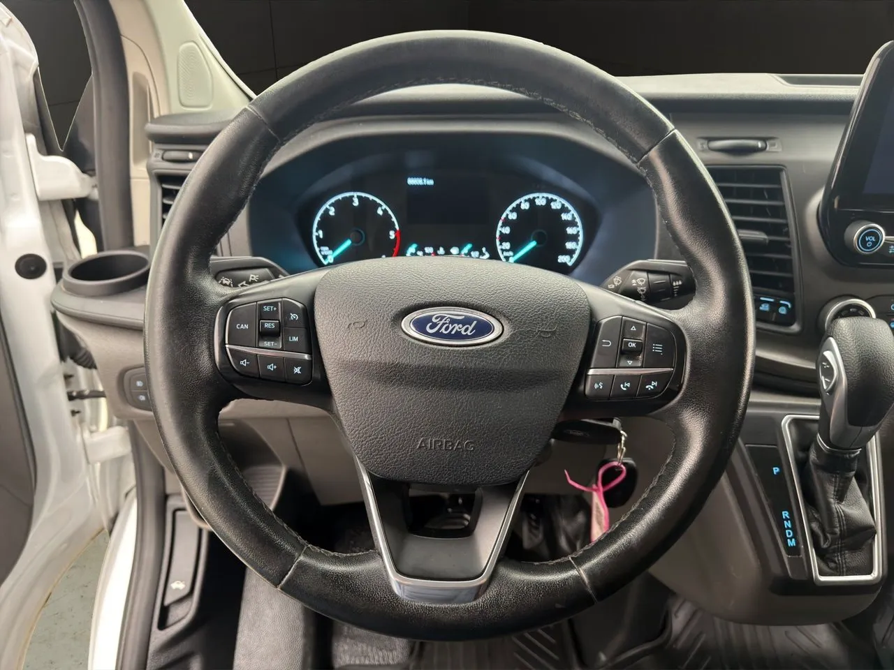 Vehicle image 16