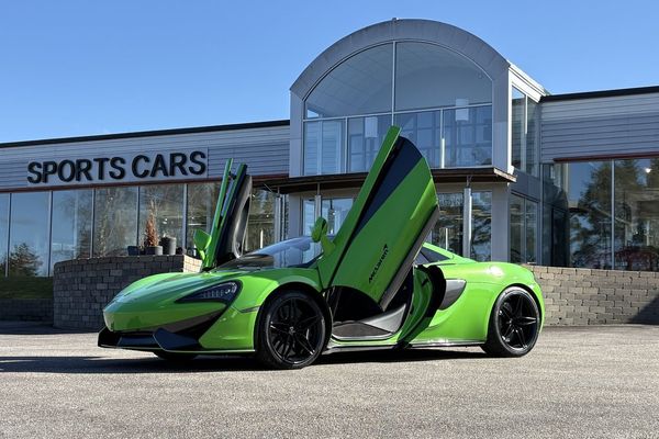 McLaren 570S Spider 3.8 V8 SSG - 2018
