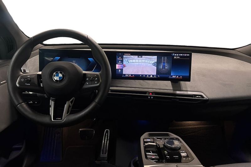 BMW iX bild 8