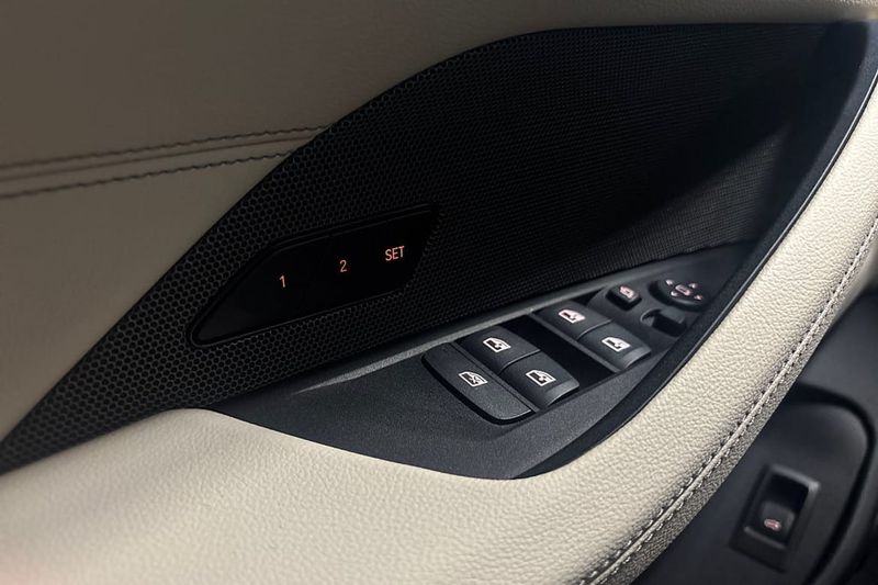 BMW i4 bild 8