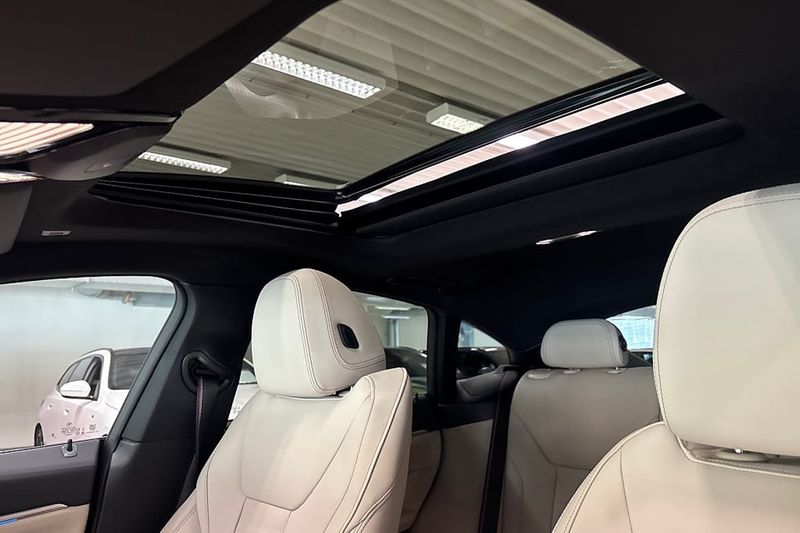 BMW i4 bild 17