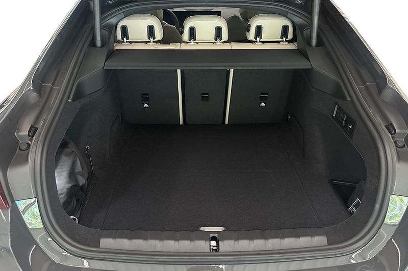 BMW i4 bild 14