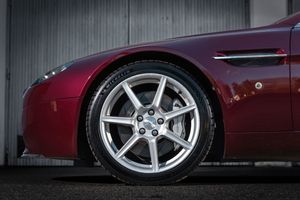 Aston Martin Vantage bild 8
