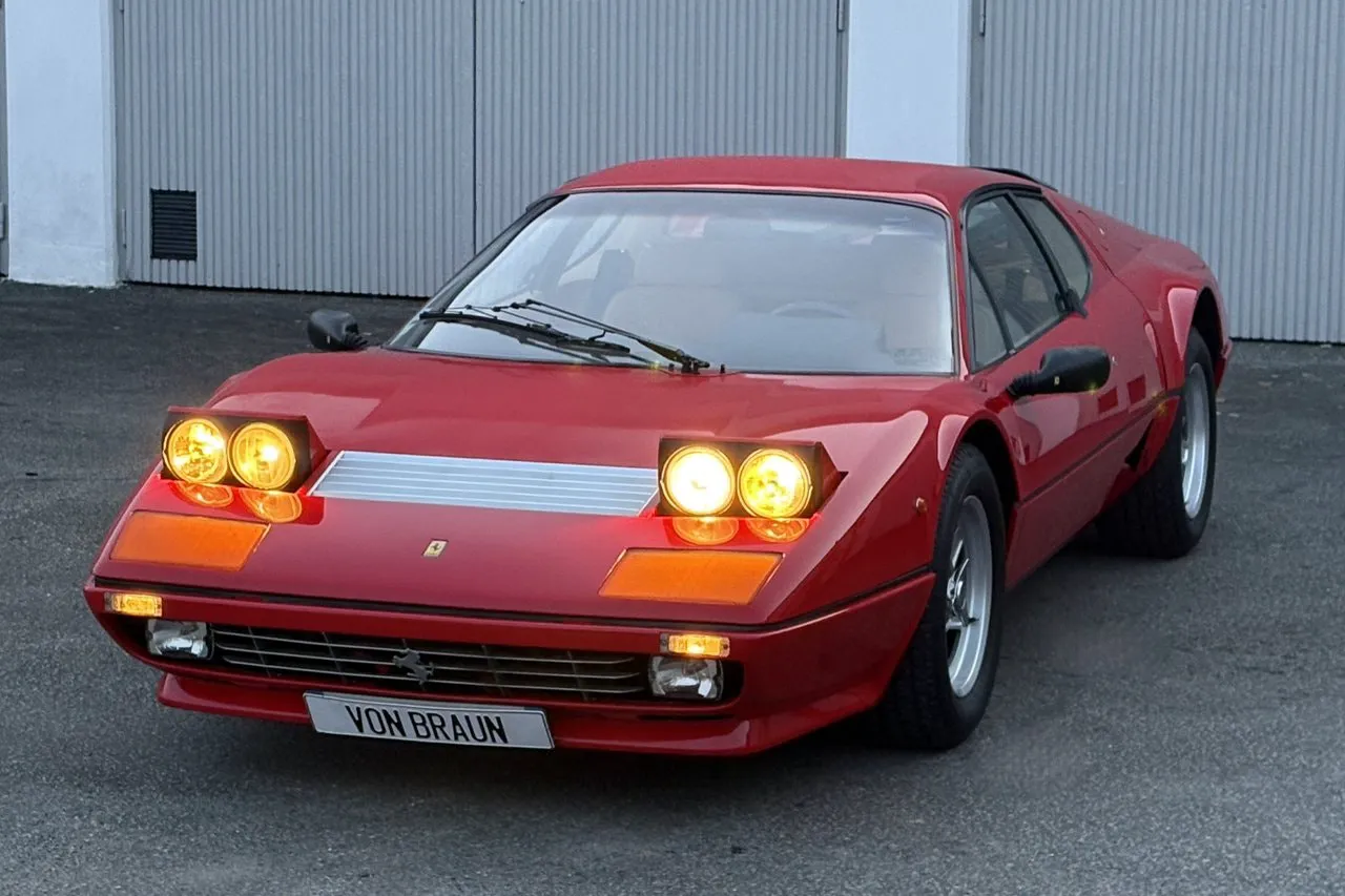 Vehicle image 24