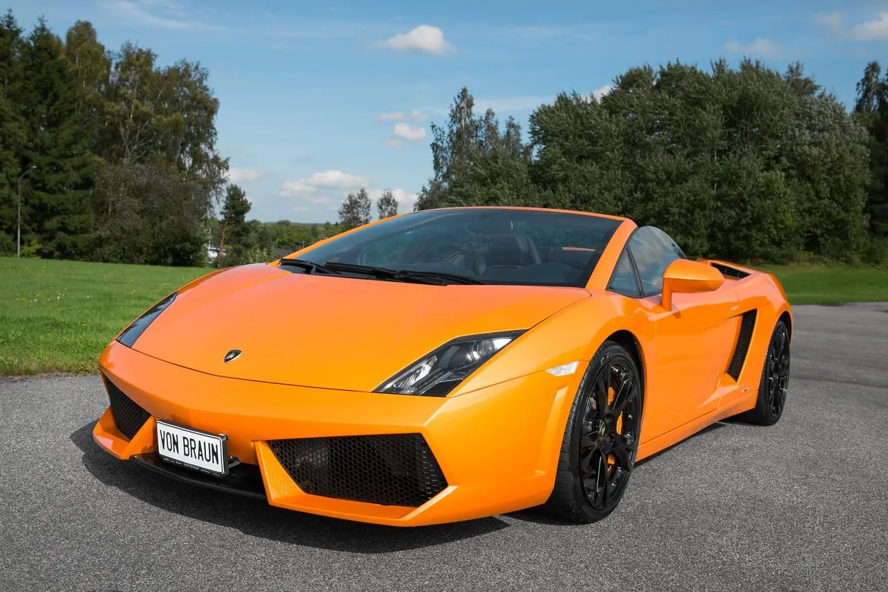Vehicle image 15