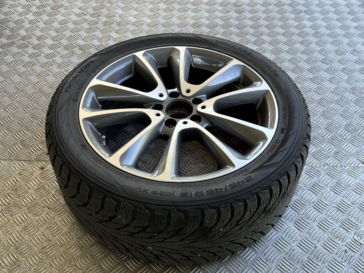 Vehicle image 18