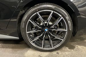 BMW i4 bild 14