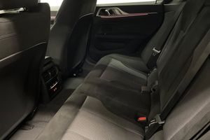 BMW i4 bild 11