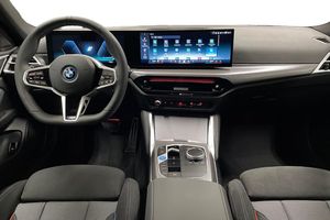 BMW i4 bild 8
