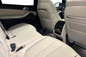 BMW X7 bild 7