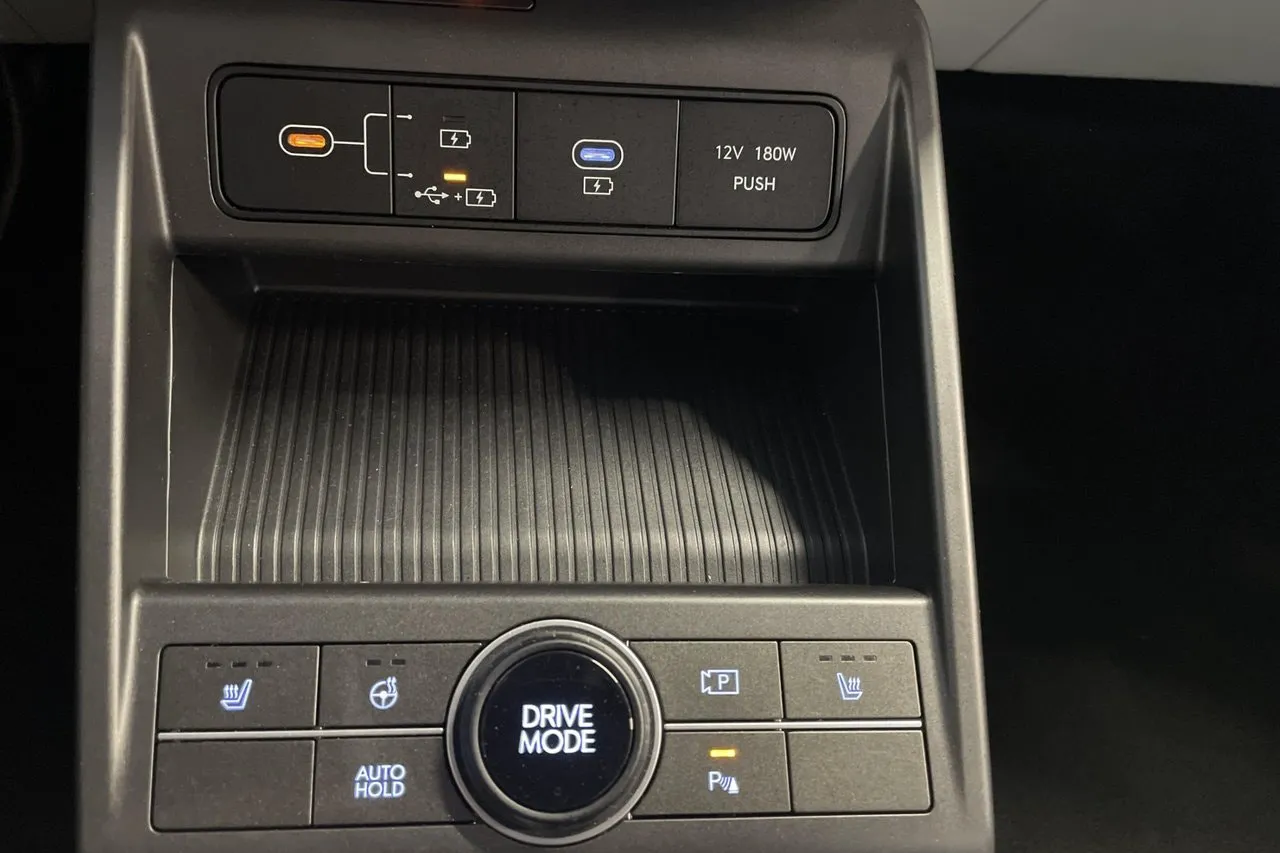 Vehicle image 18
